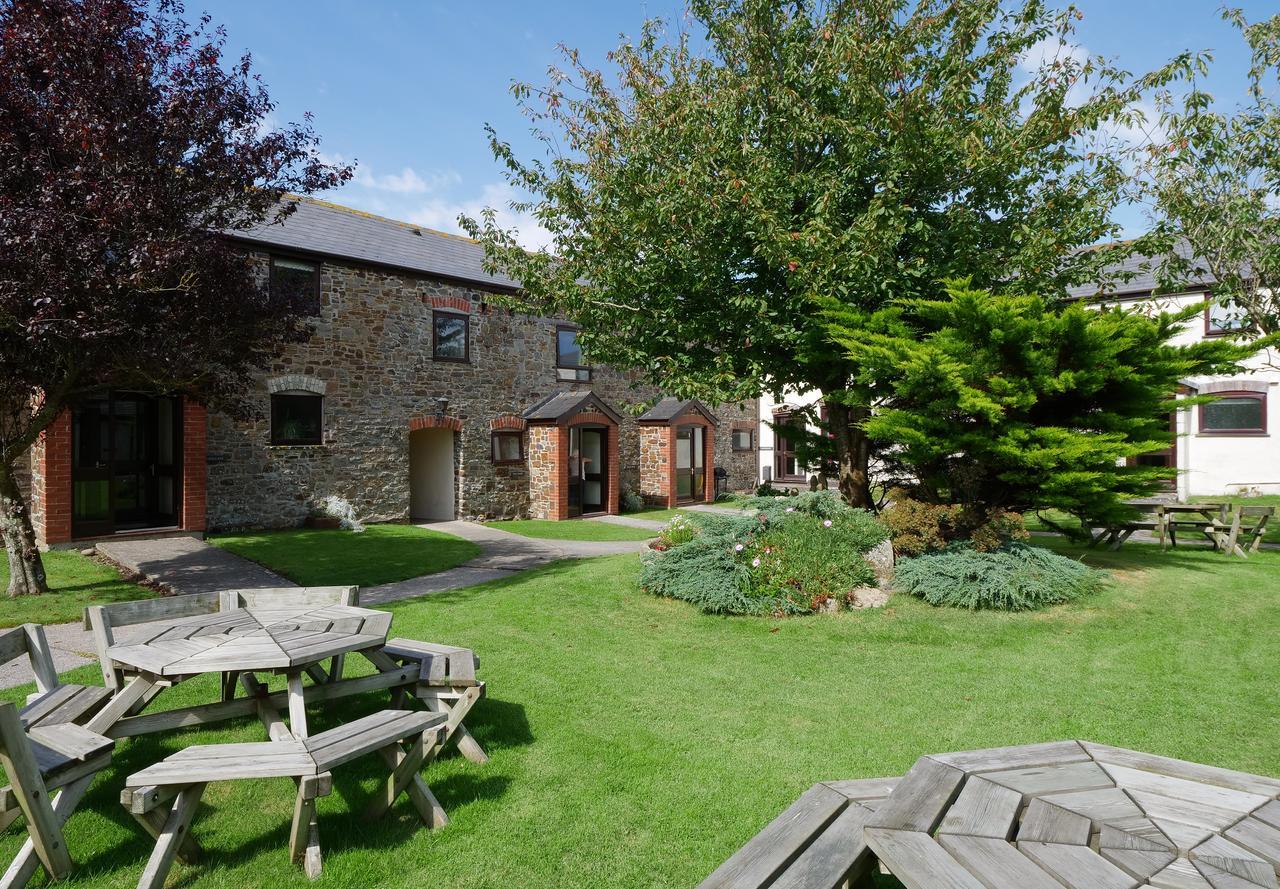بود Kennacott Court Holiday Cottages المظهر الخارجي الصورة
